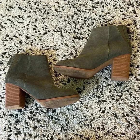 Urban Outfitters Suede Ankle Boots Size 9 - Picture 3 of 10